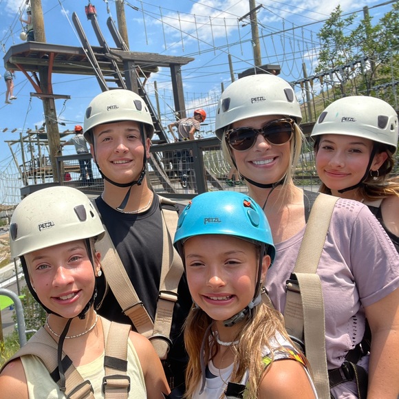 Meet your Posher, Cameron - Picture 2 of 14